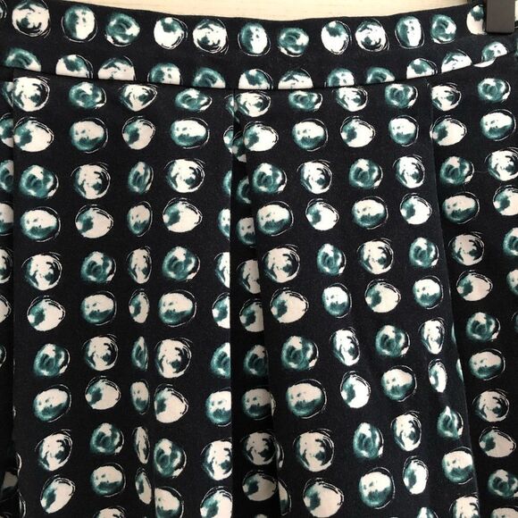 Banana Republic Navy & Teal Dot Pleated Flare Skirt Size 2 - Picture 2 of 7
